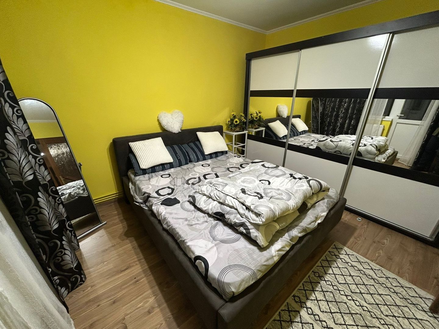 Apartament 2 camere, decomandat - zona Cetate - Poză 5