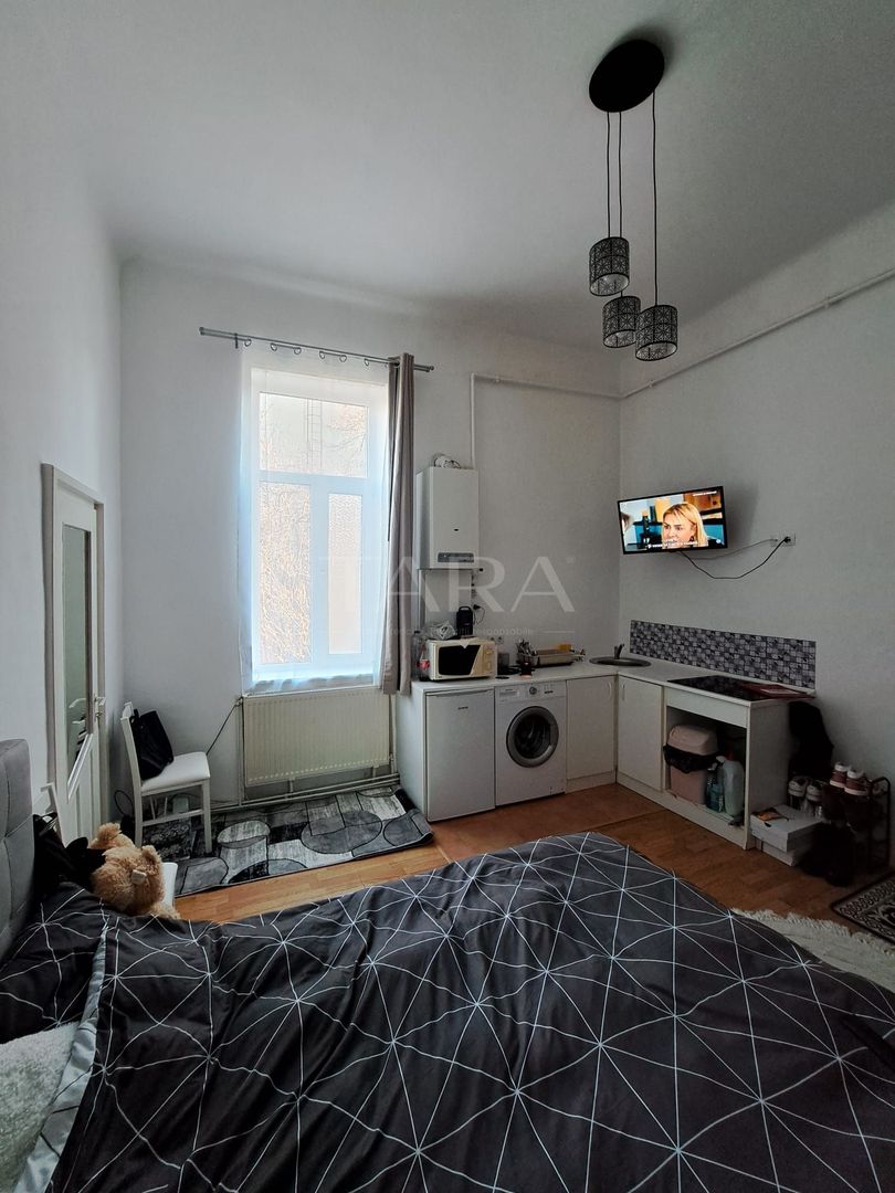 Eleganță istorică: Garsonieră în clădire interbelica! - Poză 3