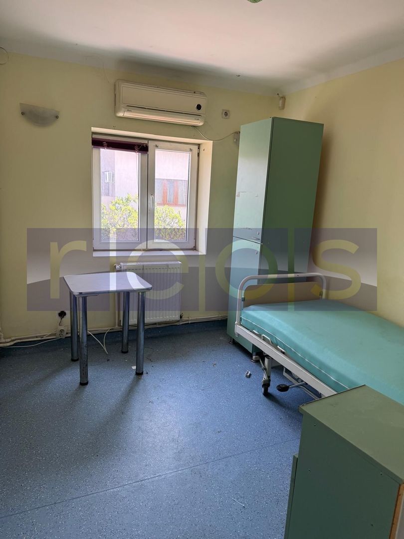 DE VÂNZARE VILĂ | OPORTUNITATE DE INVESTIȚIE | PRETABILĂ CENTRU BĂTRÂNI - Poză 46