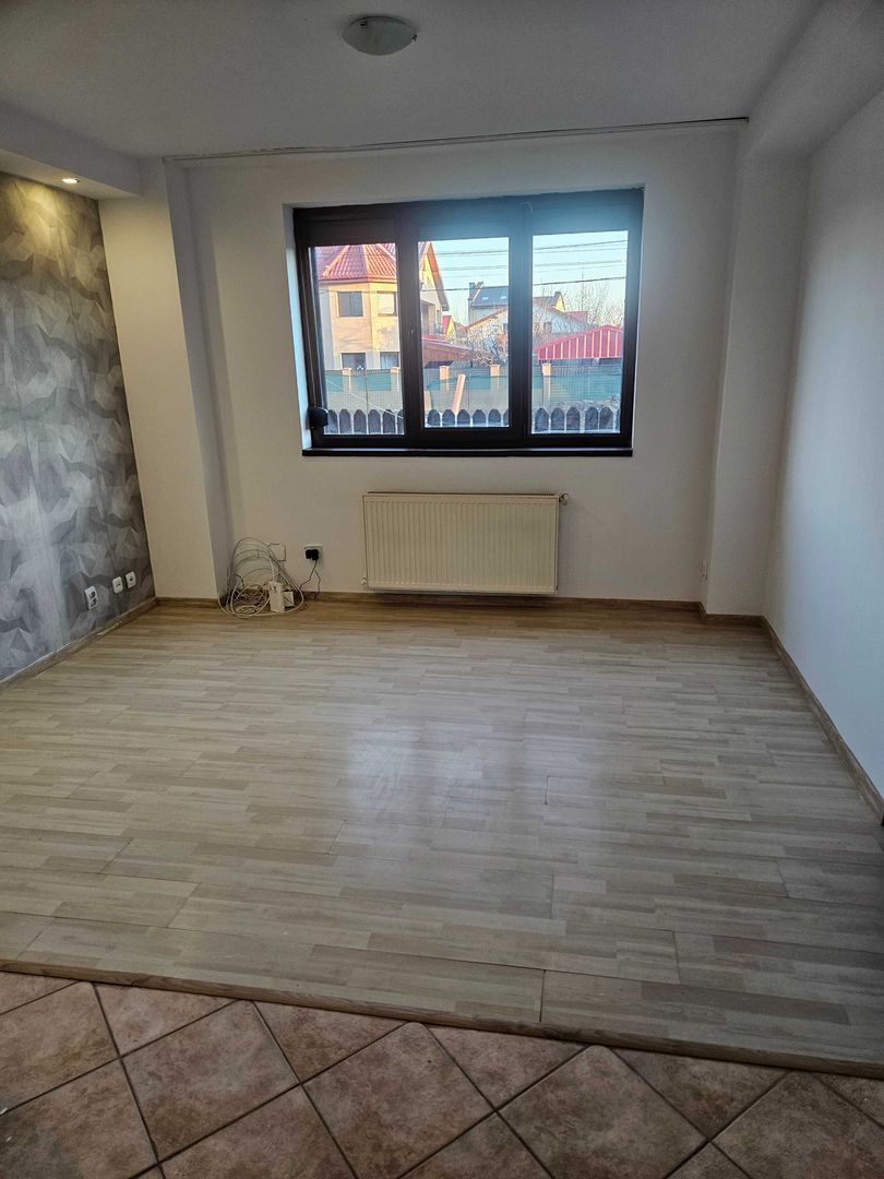 Apartament 3 camere Ghencea, curte cu foișor, parter - Poză 4
