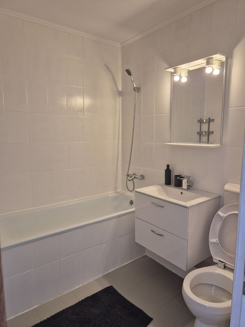 AP. 2 CAMERE RAHOVA,BUCATARIE INCHISA ,BLOC REABILITAT, LOC PARCARE - Poză 4