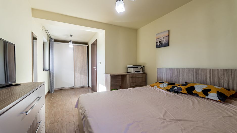 Casă cu5 camere, teren 720 mp, fotovoltaice 13 kW, Aradul Nou - Poză 13