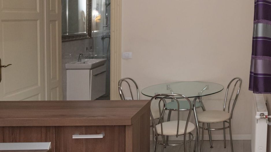 De Inchiriat | 2 Camere | Piata Victoriei - Centrala Proprie | Etaj 3 - Poză 12