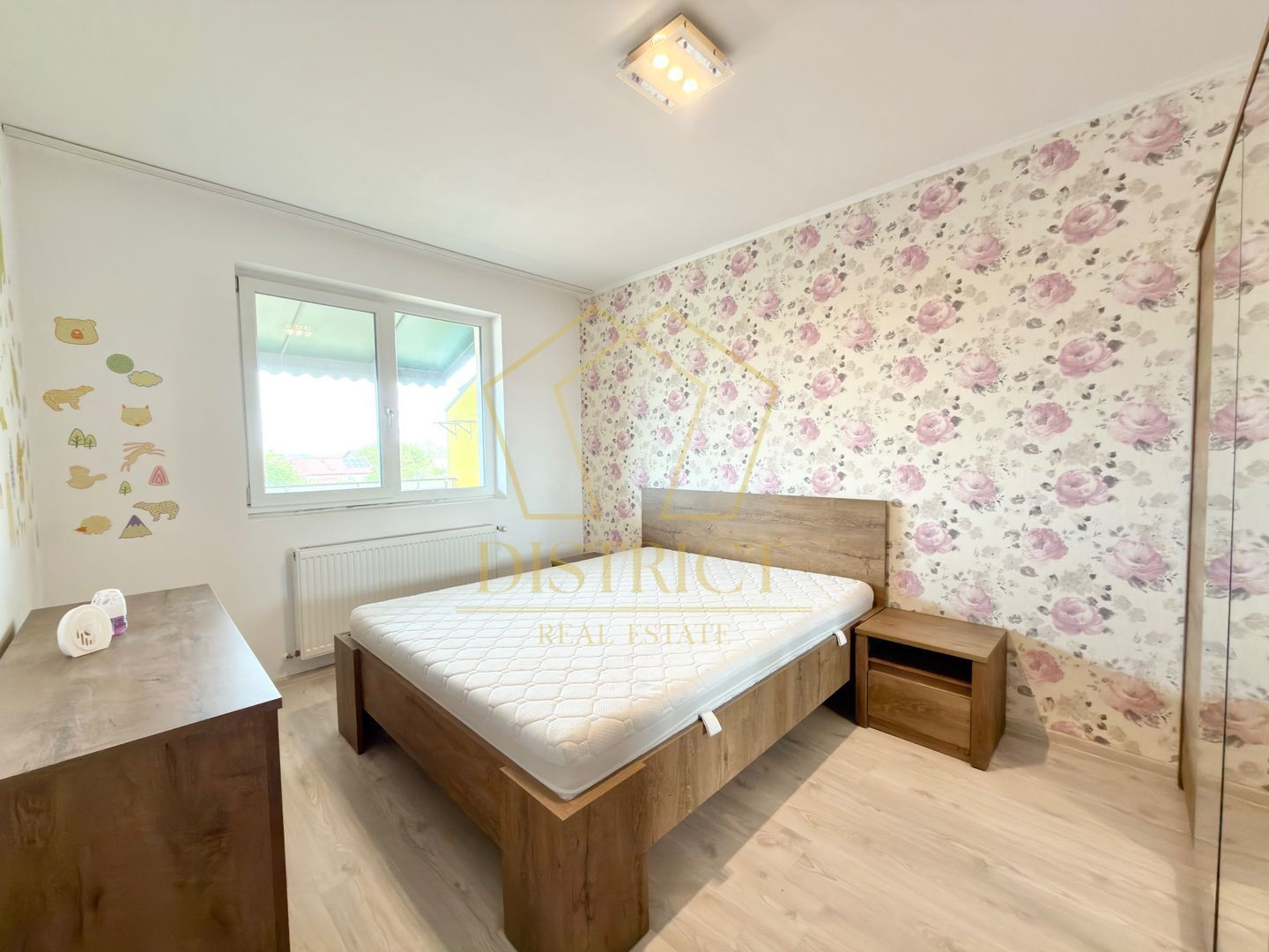 Apartament cu 2 camere mobilat, decomandat la etajul 2 in Giroc la asfalt. - Poză 11