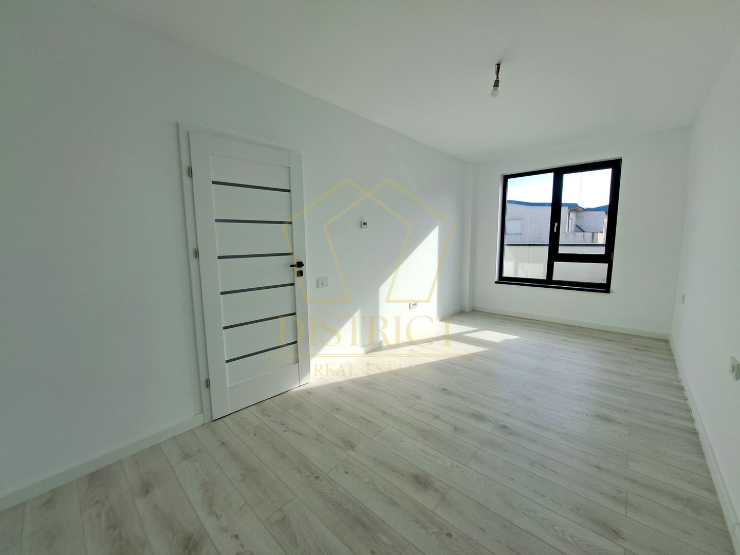 COM 0% Apartament cu 3 camere si terasa de 61 mp | Torontalului - Poză 5