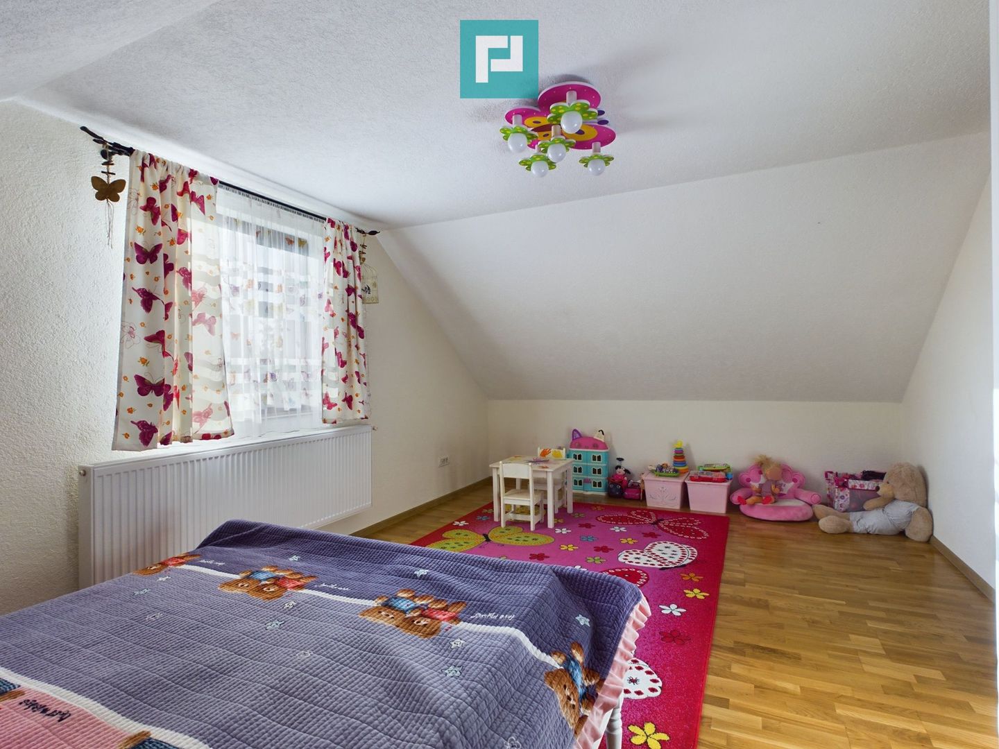 Vilă cu mansardă în Bujac - Poză 29