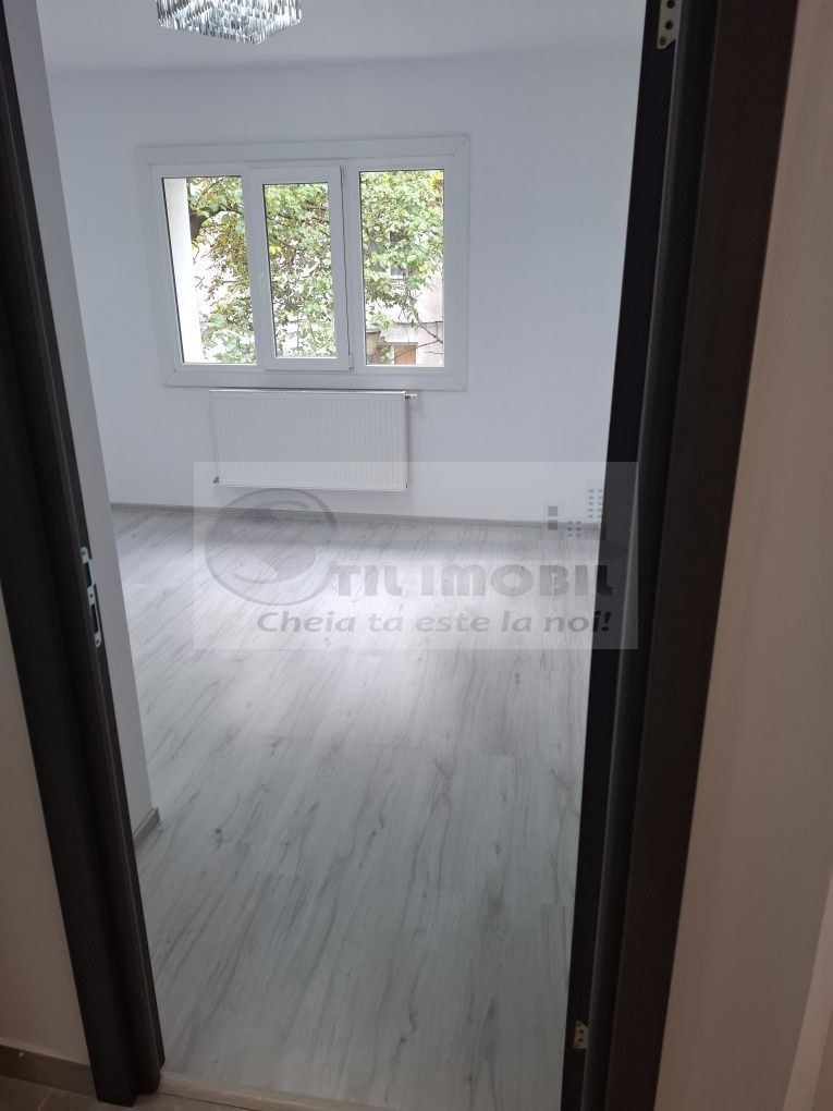 Apart 2 cam decomandat 54 mp, renovat complet- Dacia -119.900 euro - Poză 6