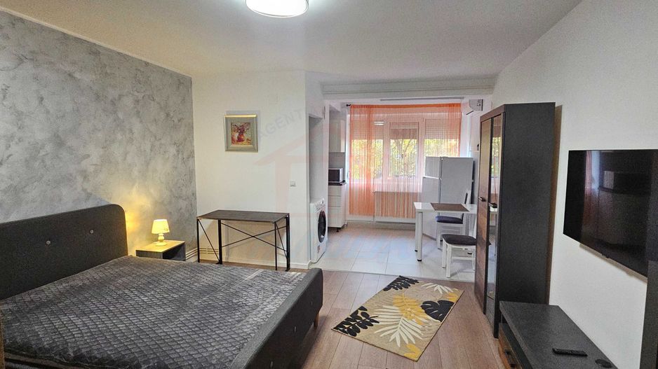 Vanzare apartament cu o camera, zona Mazepa 1(Scoala 28), pret 57.500 - Poză 1