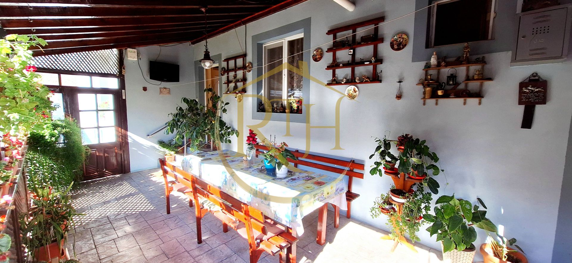 Oferim spre inchiriere casa cu 2 camere,terasa, aproape de Shooping City Center - Poză 1