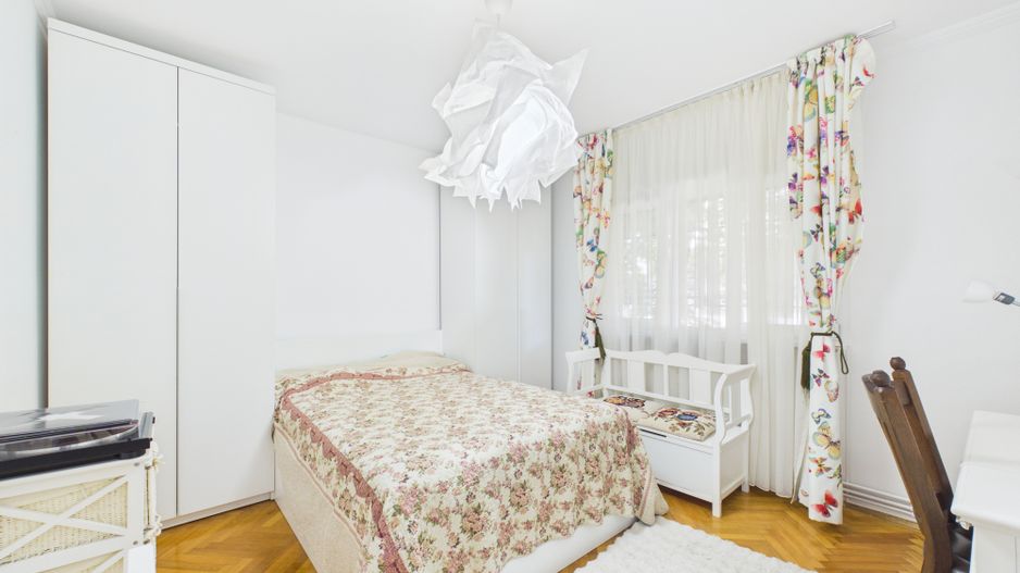 Oportunitate - 2 Apartamente 4 + 2 camere - Zona 13 Septembrie - Poză 8