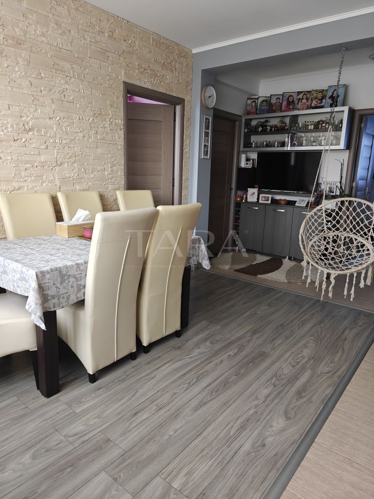 Apartament 3 camere, mobilat și utilat, cu parcare, zona Terra. - Poză 1