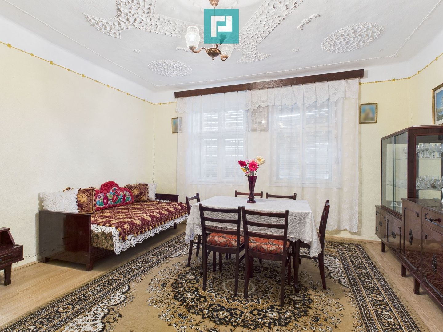 Proprietate cu 3 case din văiugă și teren în Nadab - Poză 4