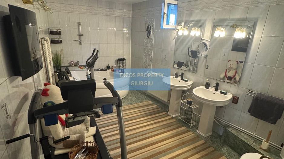 Casă de vânzare pe strada Tudor Vladimirescu - Poză 5