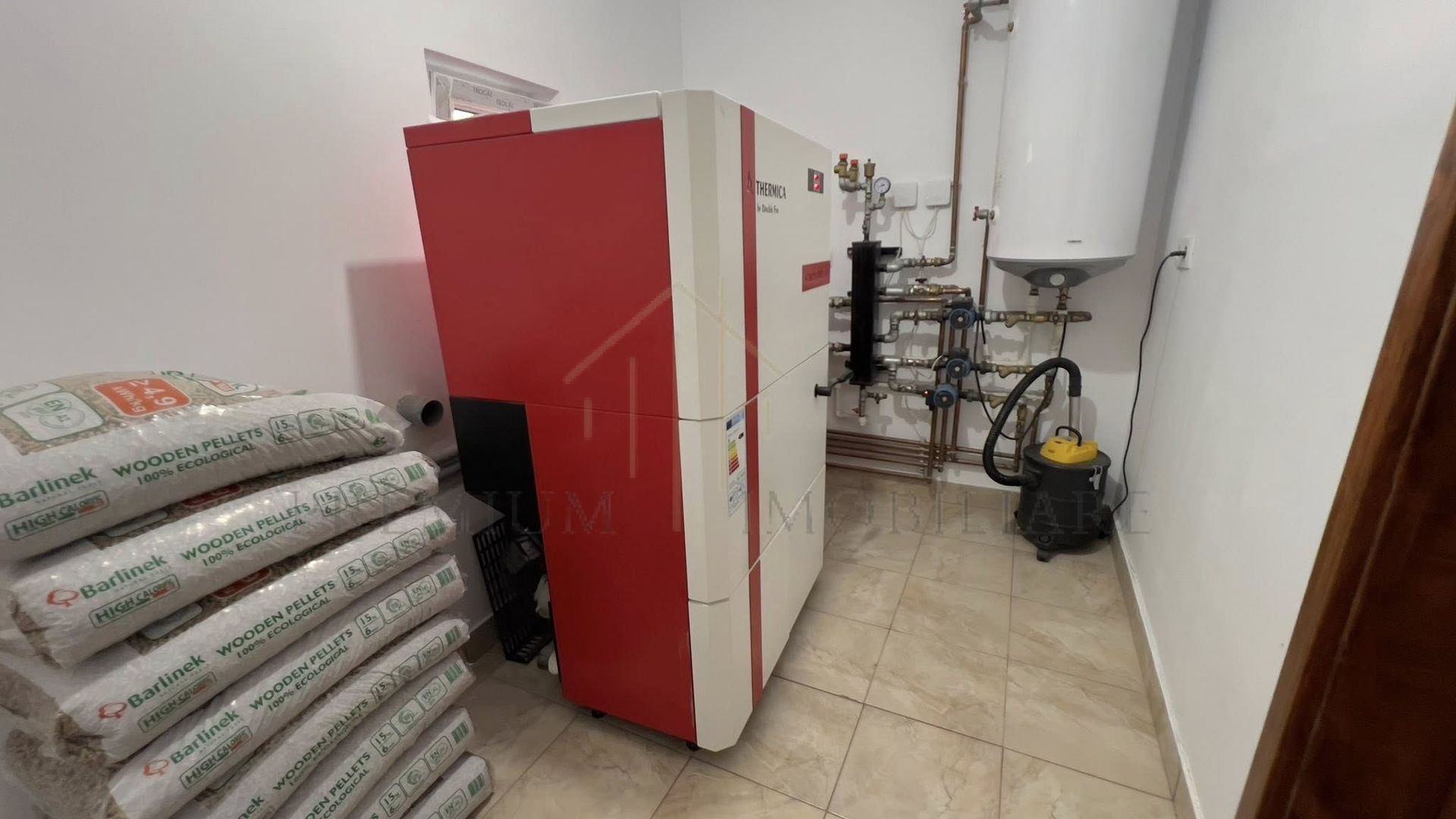 Casa de vanzare la 13 km de Onesti - Poză 24