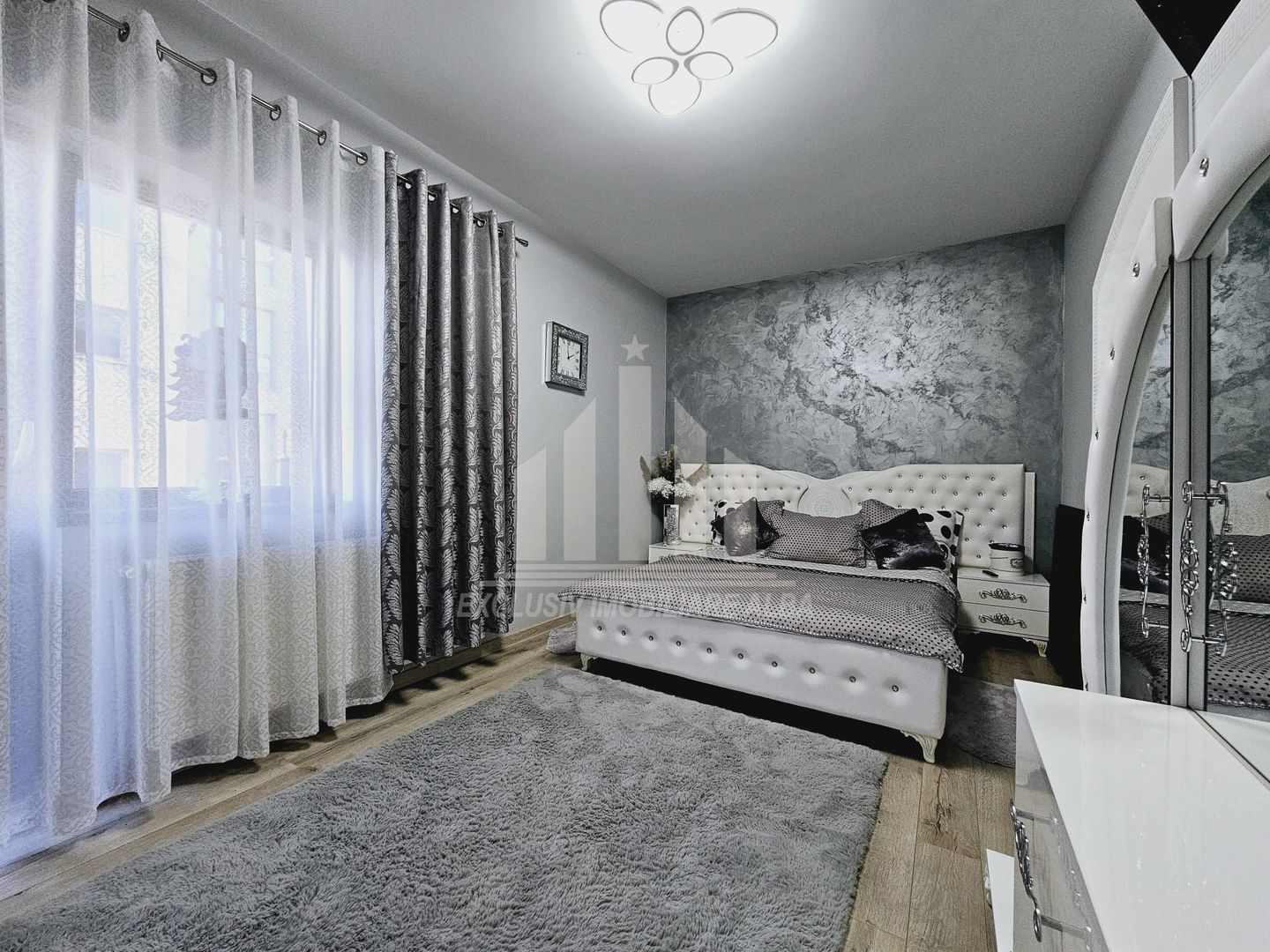 Apartment cu 3 camere decomandate, Centru - Poză 3