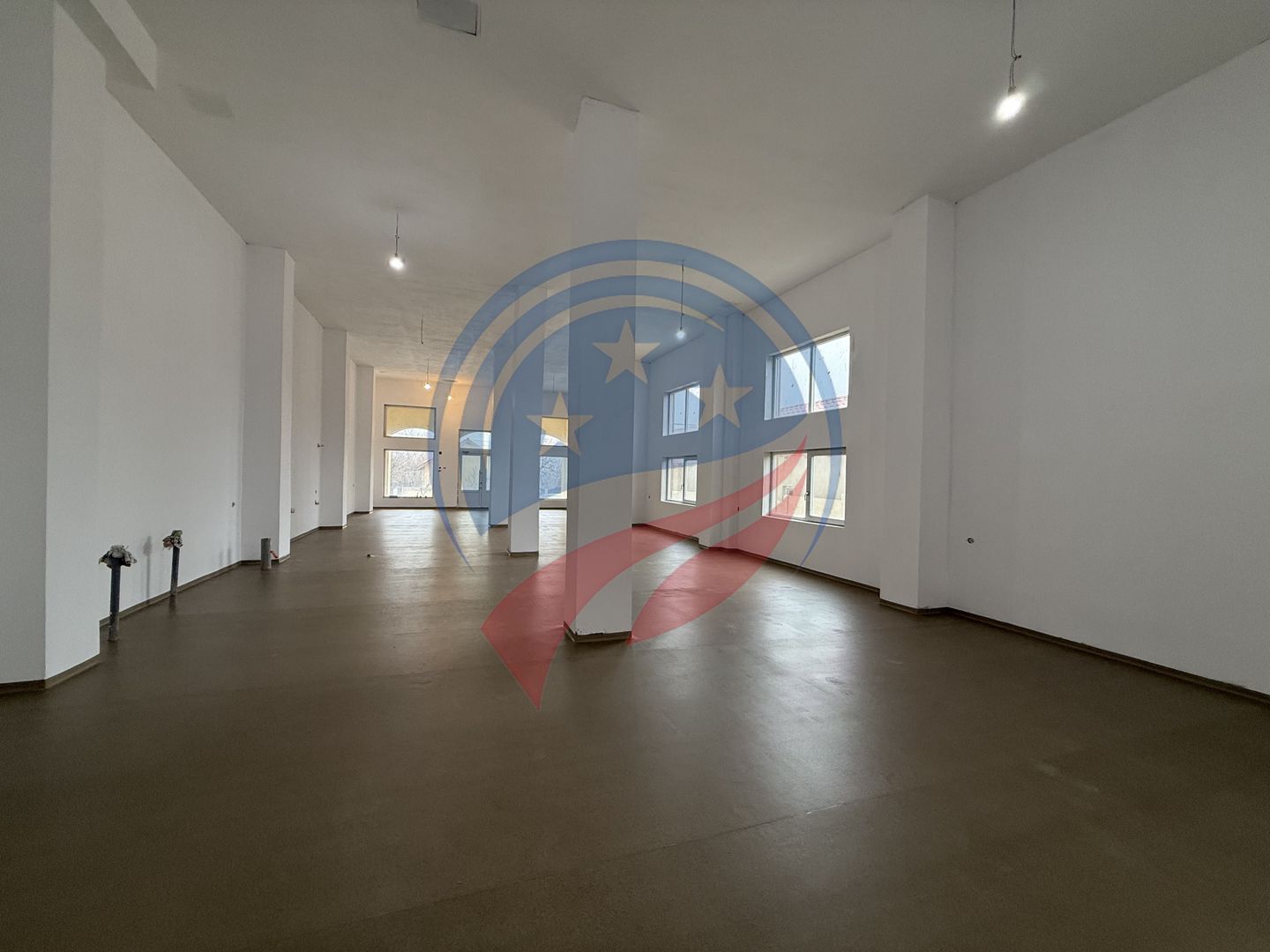 Spatiu comercial de inchiriat/Livezi/Dolj - Poză 2