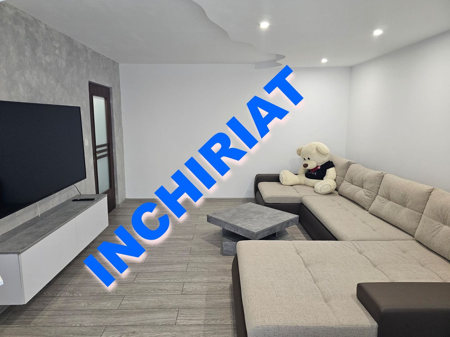 Inchiriere apartament 3 camere, modern, Prundu - Poză 1
