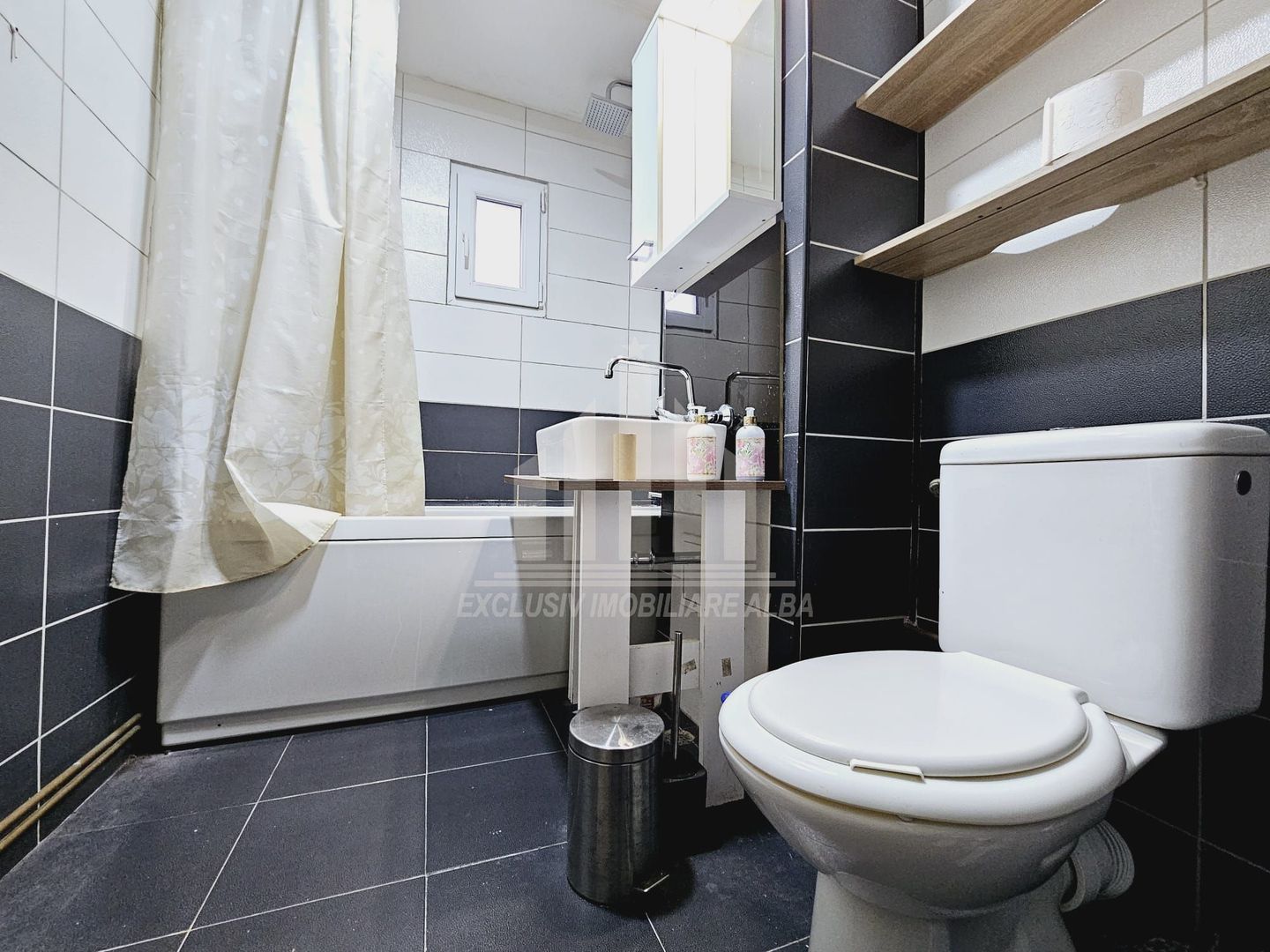 Apartament cu 3 camere decomandate - Poză 5