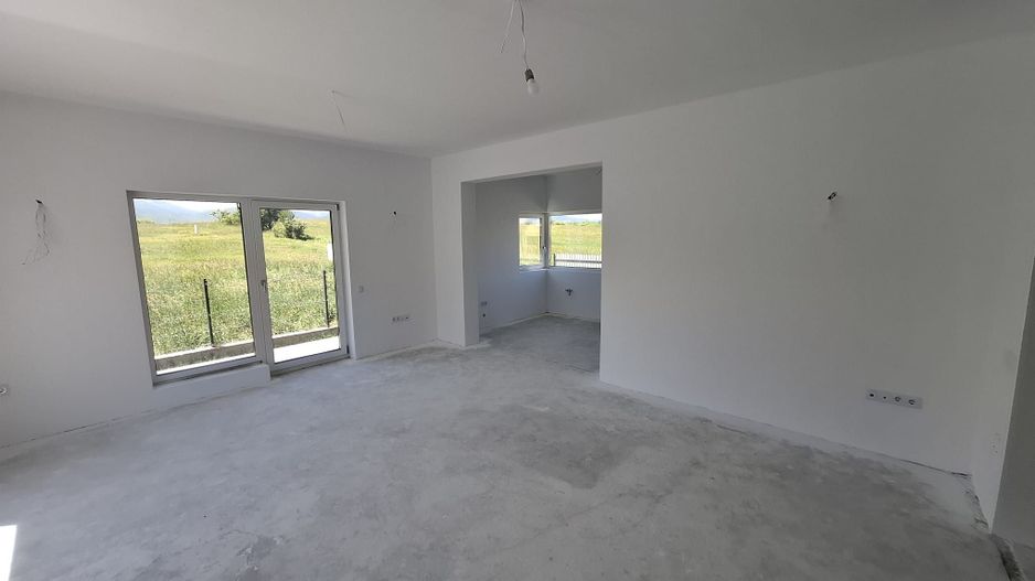 Casa Individuala NOUA in Cristian, curte frumoasa - Sibiu - Poză 12