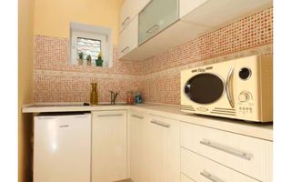 Apartament 3 camere | Etaj 1 | Gradina | Curte | Central - Poză 6