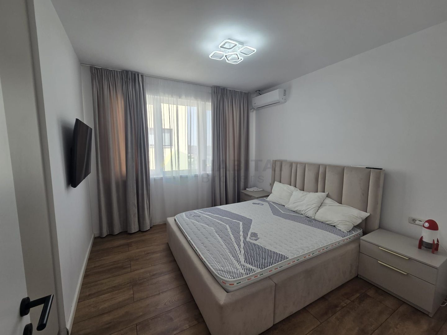 CASĂ P+1 DE ÎNCHIRIAT | AEROCITY TUNARI | 3 DORMITOARE | 3 BĂI - Poză 15