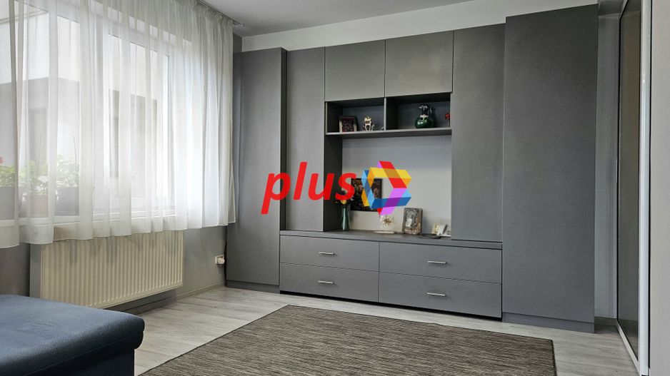 Oportunitate - Apartament cu trei camere in vila, zona Tractorul 70 mp - Poză 6