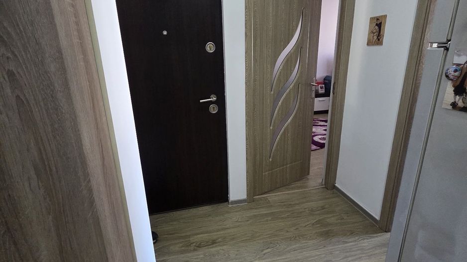 Apartament 3 camere, decomandat, etaj 4/4, Micro 16 - Poză 3