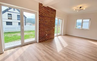 Casa intabulata, finisata LA CHEIE- Talmaciu, zona cu peisaj superb - Poză 2