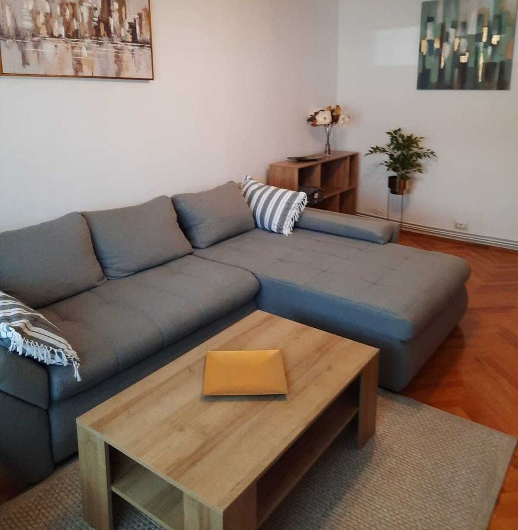 Apartament 3 camere decomandat, zona Scoala de inot - Poză 1