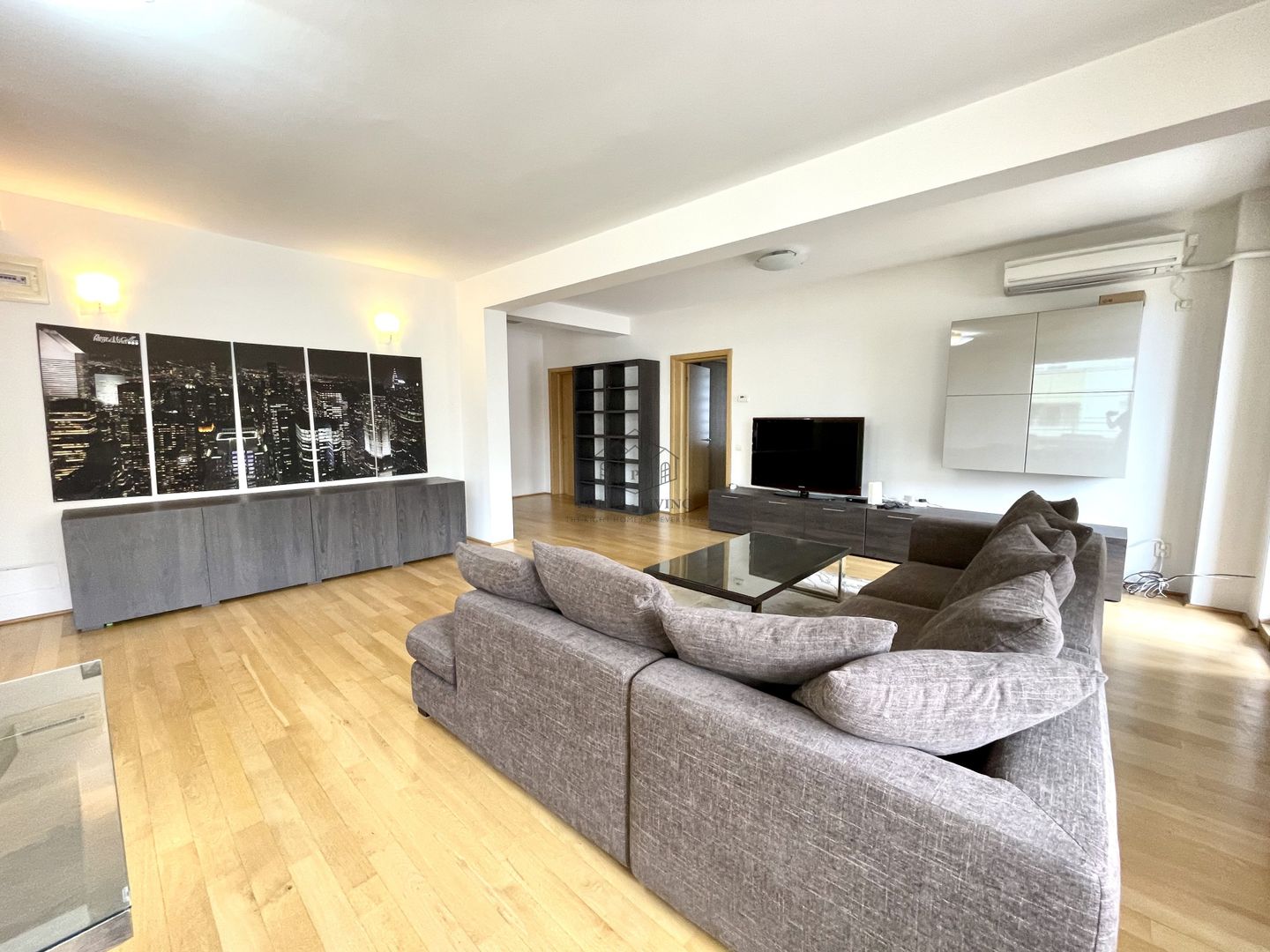 PENTHOUSE SUPERB CU 4 CAMERE LA INCHIRIERE LANGA PARCUL HERATSRAU - Poză 1