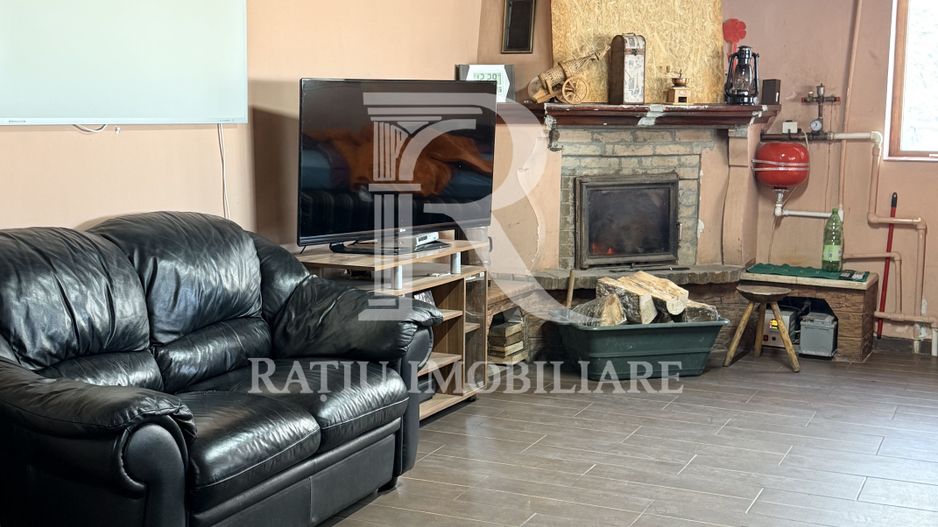 Proprietate rară | 4458 mp teren intravilan | Casă solidă, natură, liniște totală. | Bratca, Bihor. - Poză 2