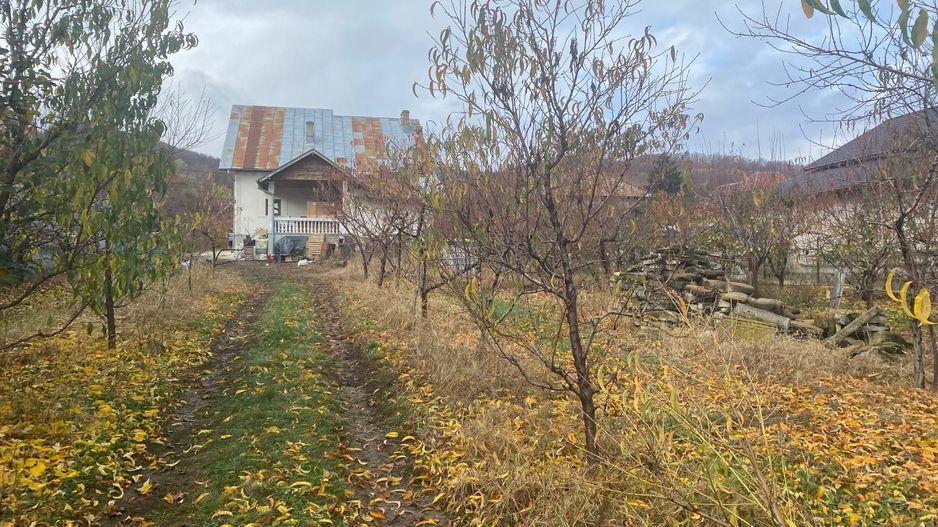 Vanzare casă spațioasă cu teren generos în Cândești Vale–jud Dambovita - Poză 22