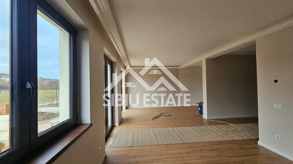 Casa noua amenajata, gata de mutare - Poză 3