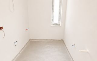 Apartament 2 camere + curte 110 mp Otopeni central - Poză 9