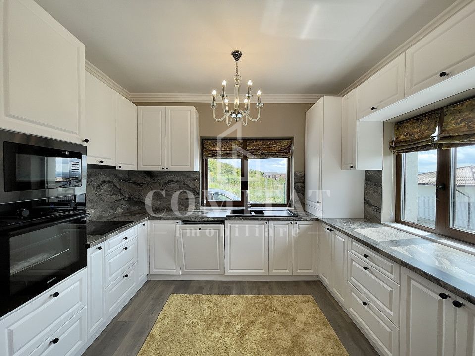 Casă ultramodernă cu terasă panoramică strada Voroneț - Poză 6