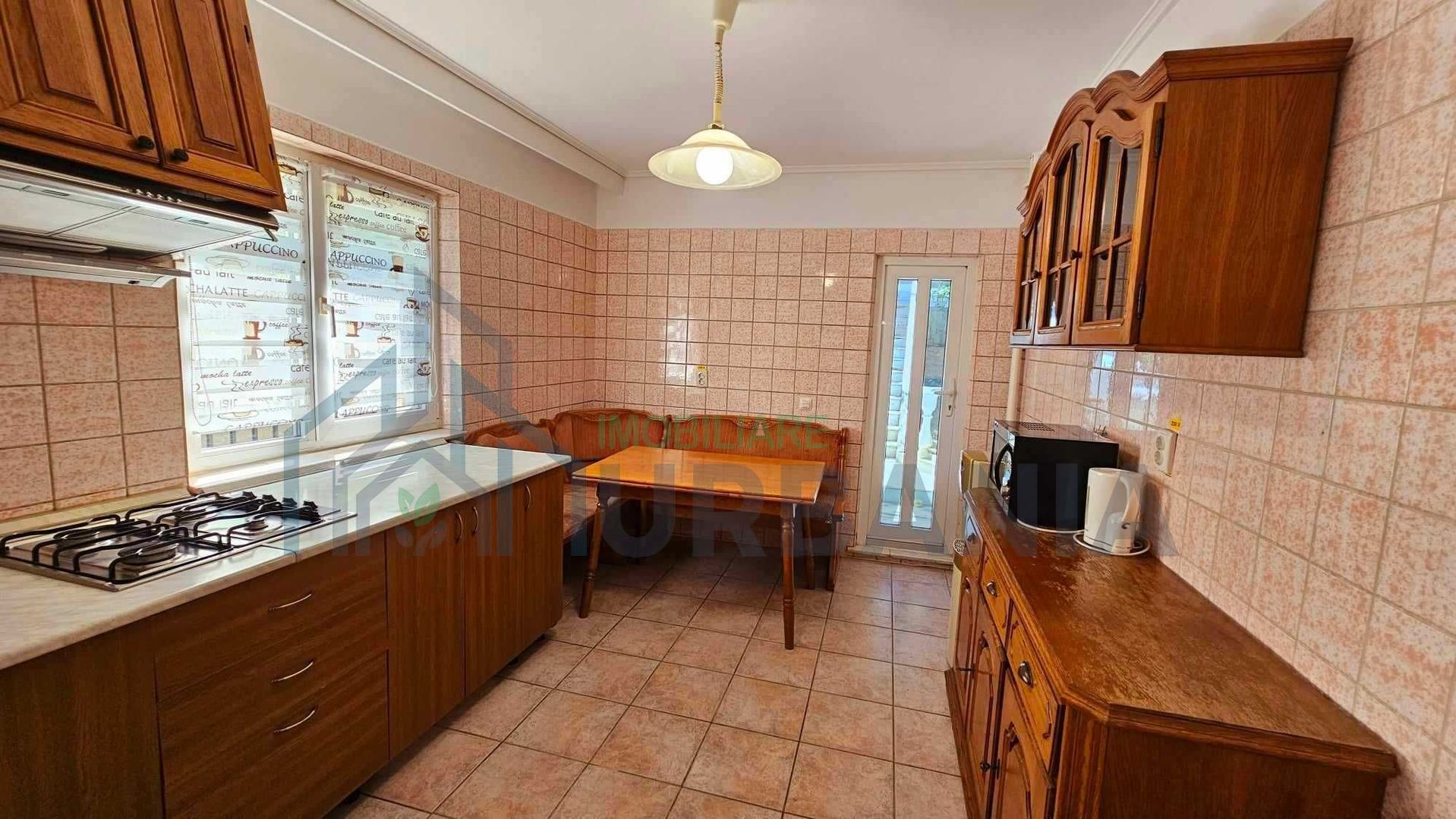 Casa in zona centrala - Poză 3