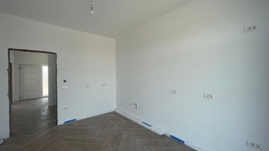 Duplex separat prin camera tehnica - 5 camere - Mosnita Noua - Poză 4