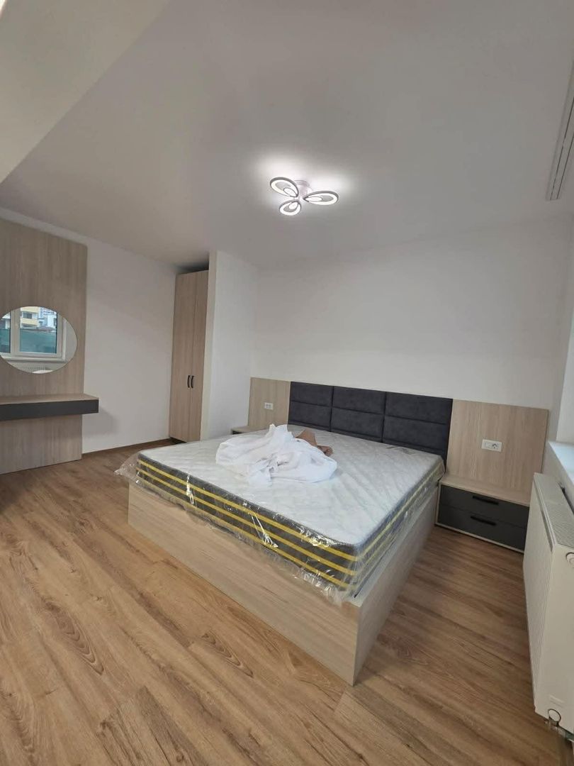 Apartament 2 camere, Tractoru, zona Coresi - Poză 1