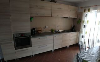 Apartament pe două niveluri cu garaj și parcare. - Poză 2
