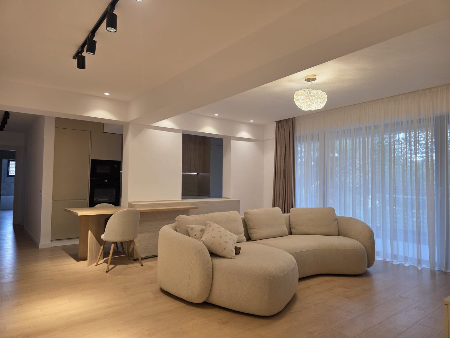 Apartament Nou 3 Camere de Închiriat - Iancu Nicolae, 95 m, NOU LUX - Poză 25