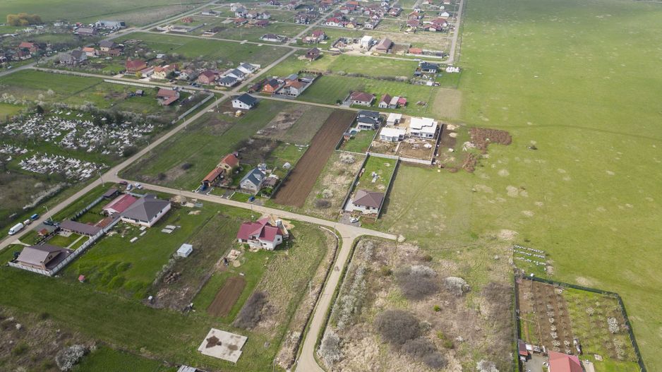 Teren intravilan cu fundație in Frumuseni - Poză 3