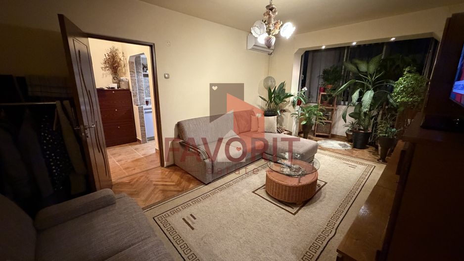 Etaj intermediar. Mobilat. Pozitie excelenta - Poză 3