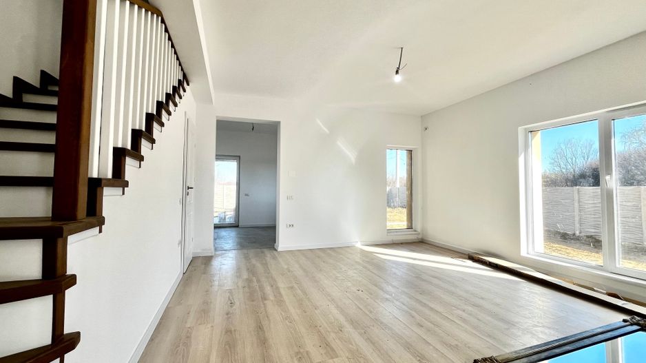 Duplex modern, separat prin camera tehnica, in Ghiroda - zona Primărie - Poză 1