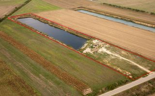 Teren extravilan Santaul Mic cu luciu de apa - Poză 2