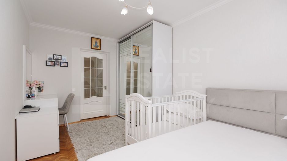 Apartament cu 4 camere spre vânzare, strada Romană, Centru - Poză 7