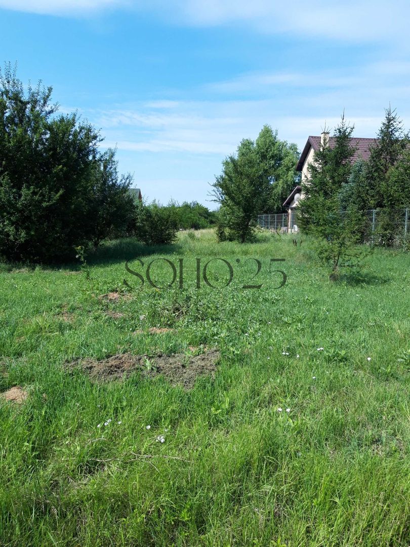 Izvorani , teren 1400, intravilan,deschidere 16,5m, utilitați 35 E mp - Poză 3