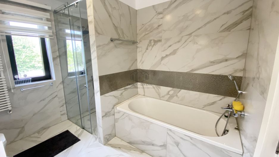 VILA SPATIOASA CU 5 CAMERE LA INCHIRIERE IN COMPLEX REZIDENTIAL - Poză 19