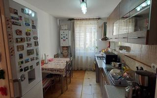 Apartament cu 3 camere și 2 locuri de parcare, zona Florilor. - Poză 4