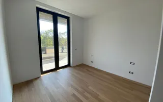 Apartament  Exclusivist de 4 camere spațios și luminos - Poză 12