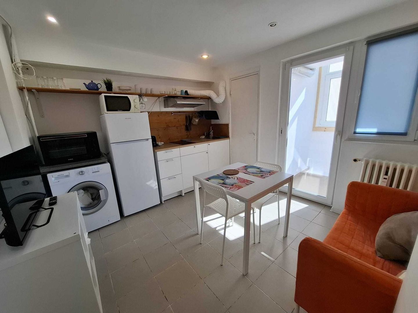 STUDIO- OBOR, BLOC REABILITAT, DORMITOR SEPARAT, MODERN - Poză 5
